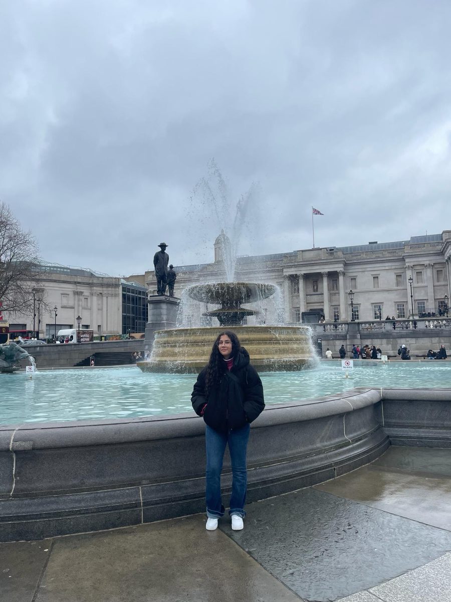 Anny durante o intercâmbio na Inglaterra